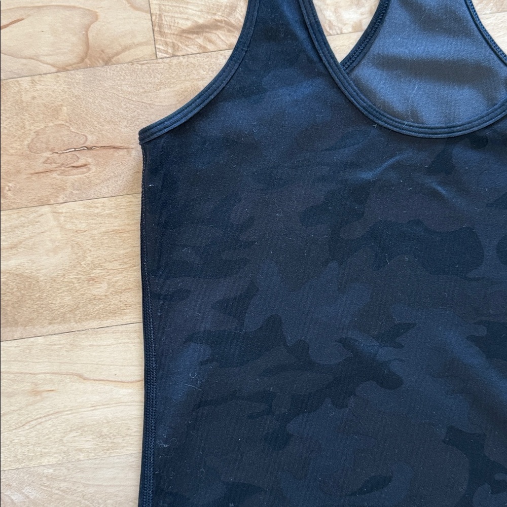 Lululemon Racer Back Tank Top - Black Camo - Sz 6 - Picture 2 of 4